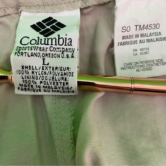 Columbia sportswear company swim trunks with adjustable belt and Velcro pockets. - Picture 3 of 5
